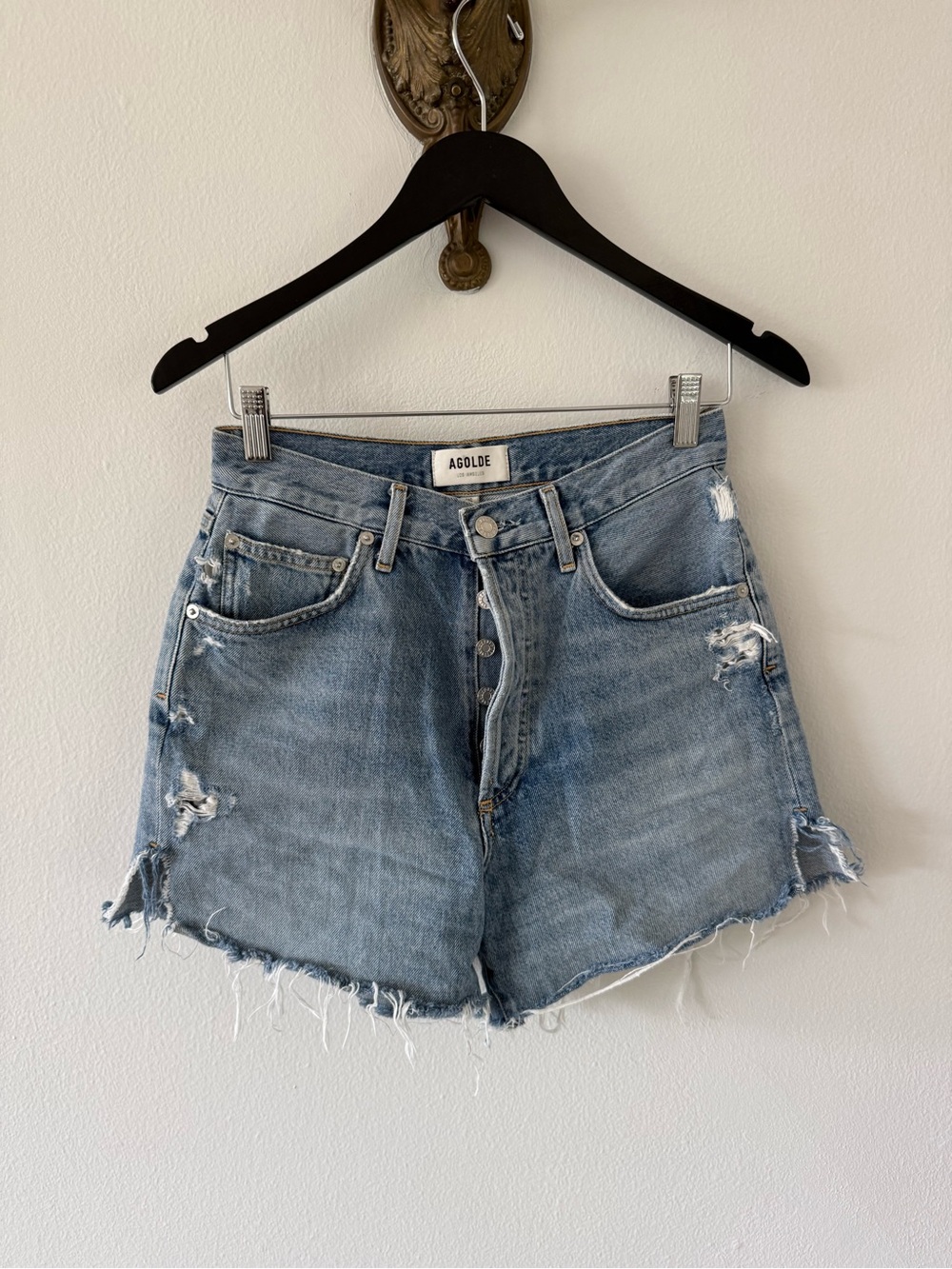 Agolde Faded Blue High-Rise Distressed Denim Shorts - Picture 1 of 3